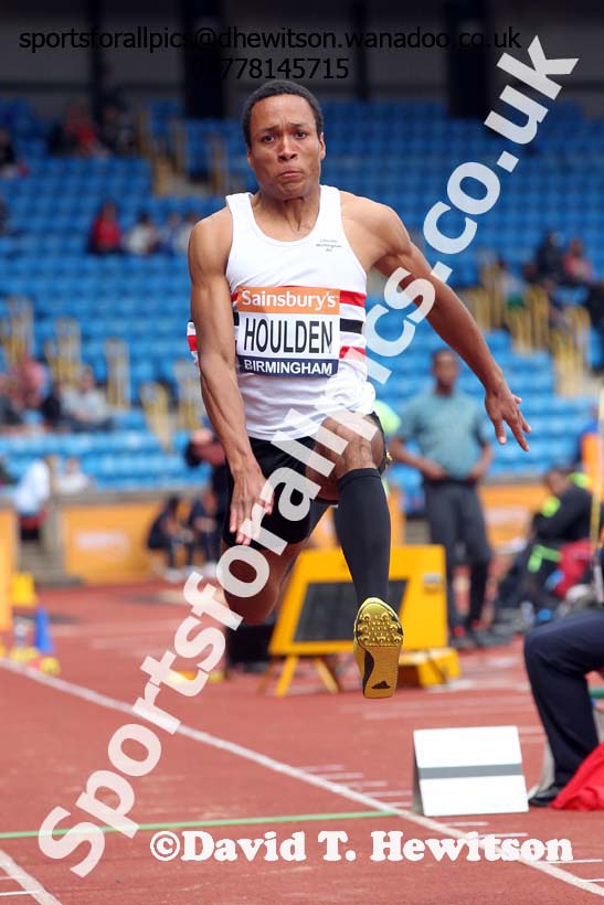 Matthew Houlden (Lincoln) triple jump, 2014 Sainsbury's British Championships. Photo: David T. Hewitson/Sports for All Pics